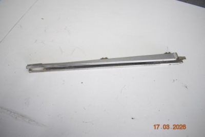 Молдинг стекло дверь левый задний  mercedes w110 w111 фото №1