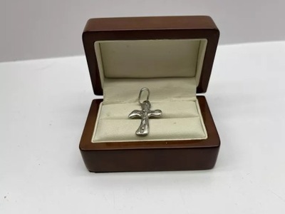 SREBRNY KRZYŻYK PR 925