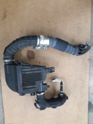 Корпус фильтра воздуха suzuki swift mk8 фото №1