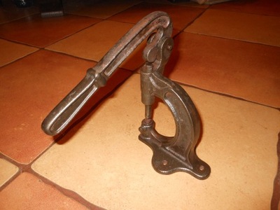 STARA ŻELIWNA NITOWNICA