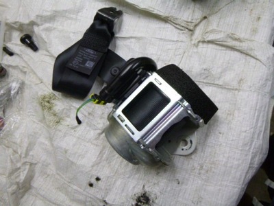 Pas натягувач правий задня ford fiesta mk8 фото №1