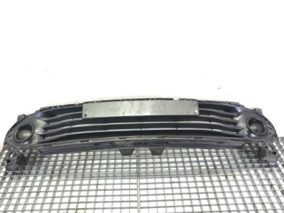 Решітка бампера перед renault clio iv kombi фото №1