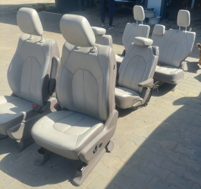 Chrysler pacifica 2016-2026r комплект сидінь шкіра фото №1