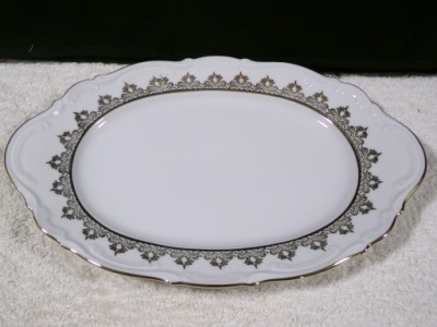 PATERA PORCELANOWA Z OTOCZKĄ ZŁOTĄ-NIE UŻYWANA