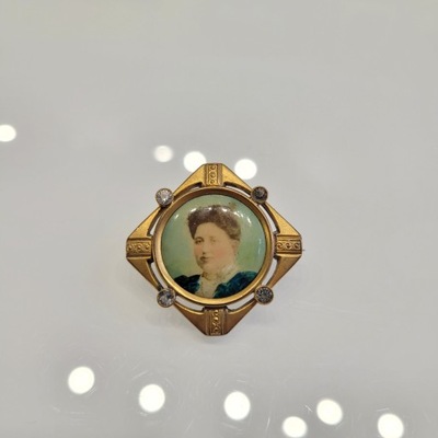 Złocona broszka - pozłacana stara fotografia XIXw. kobieta I