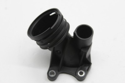 Mercedes w222 патрубок wody a2762000256 фото №1