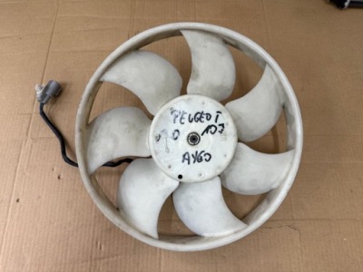 Toyota aygo 1.0 бензин вентилятор радиатора фото №1