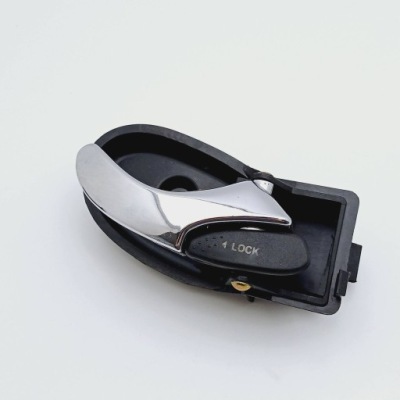 Ручка внутрішня ліве перед ford focus mk1 седан xs41a22600 nr181 фото №1