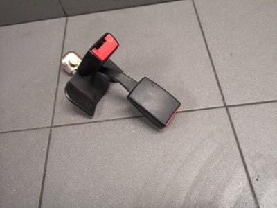 Клипса поперечина задняя audi a6 c5 8d0857739d фото №1