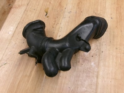 Honda civic viii ufo труба повітрозабірник повітря 2.2 i-ctdi фото №1