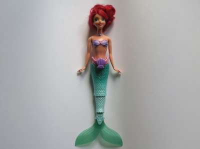 Barbie Syrenka Arielka Mattel pływa