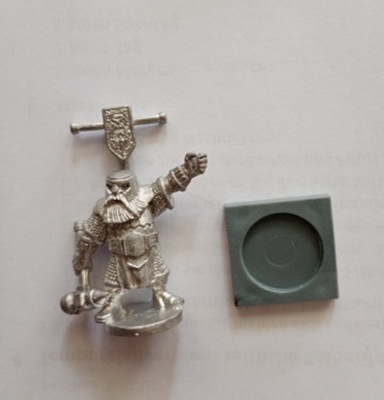 WARHAMMER DWARF HERO CHAMPION METAL 4