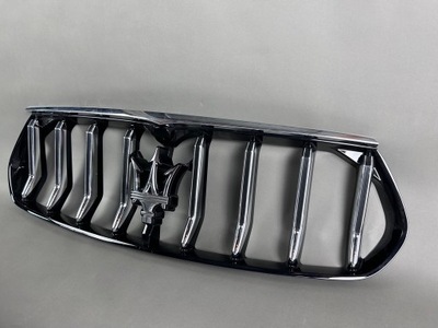 Решітка радіатора решітка радіатора maserati levante 670165824 фото №1