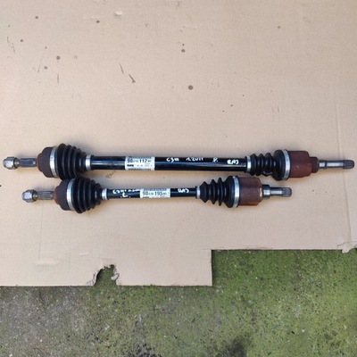 Citroen c3 iii 1.2 привідний вал ліва 9803019580 фото №1