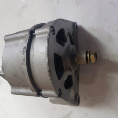 Mercedes w123 генератор 0120489547 фото №1