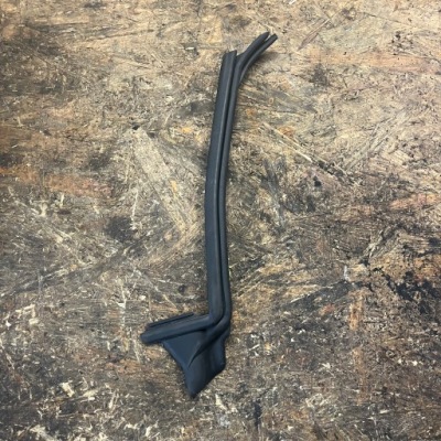 Правая прокладка окно do bmw 2 f44 gran coupe – 7483120 фото №1