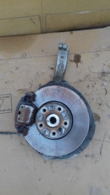 Bmw x5 f15 поворотный кулак перед правая 6869870 фото №1