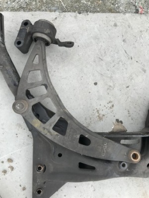 Mini r60 рычаг левый перед 9806519 фото №1