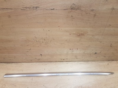 Молдинг кузовна задня права mercedes w213 kombi фото №1