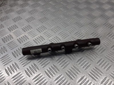 Молдинг впрыскная renault megane ii 1.5 dci 8200815617 фото №1