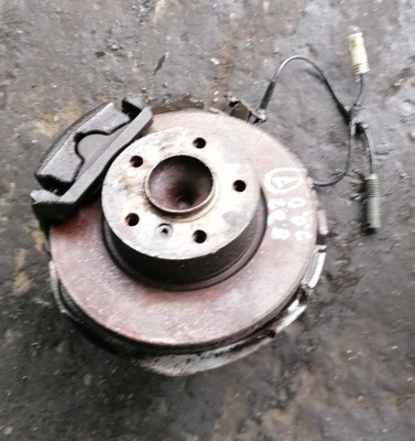 Bmw 1 e82 07- 2.0 d поворотний кулак ступиця лівий перед фото №1