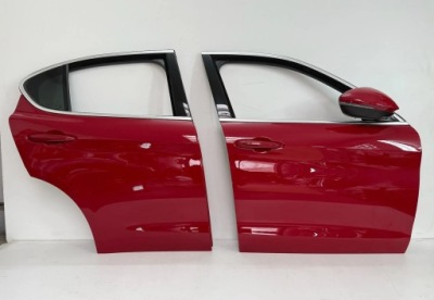 Alfa romeo stelvio дверей праве  передні  задній червоні w колір фото №1