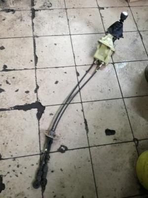 Hyundai tucson i 2005 - 2010 r0k ручка домкрат тросы переключения передач фото №1