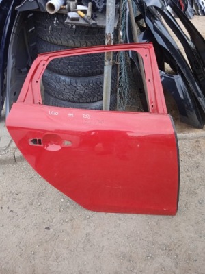 Volvo v40 дверь задние правое фото №1