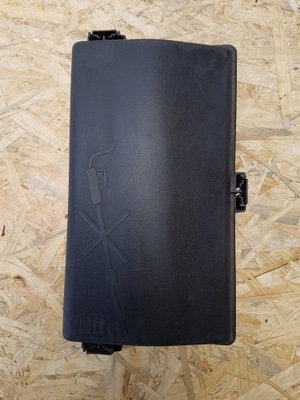 Opel insignia крышка предохранителей 13222784 фото №1