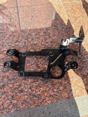 Bentayga 36a кронштейн блок керування напруги 4m0907349 фото №1