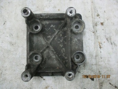 Citroen peugeot кронштейн компресора 9636693780 фото №1