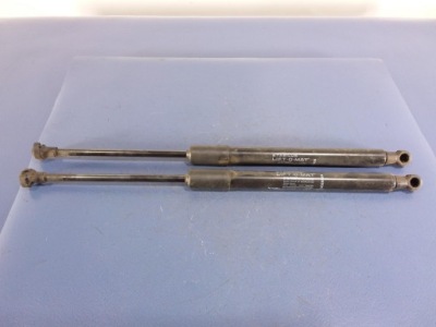 Dacia duster амортизатор задній кришки h4m738 фото №1