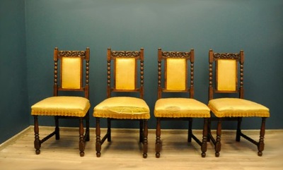 Komplet Eklektycznych Krzeseł