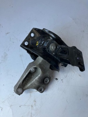 Кронштейн подушка двигуна ds5 2.0 hdi 9681855180 фото №1