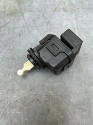 Vw audi skoda моторчик регулировки света фото №1