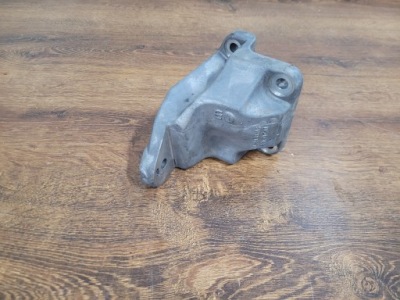 Wrangler jl подушка кронштейн двигателя 2.2 d 68284617ab фото №1