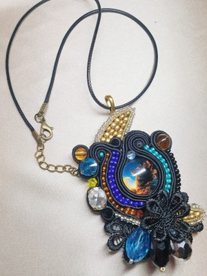 sutasz kolia naszyjnik soutache rękodzieło handmade wilk wisior