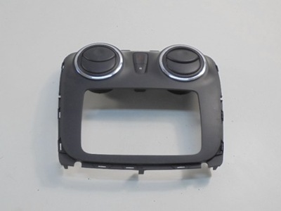 Dacia sandero stepway ii решітка обдув рамка радіо аварійних 682608729r фото №1