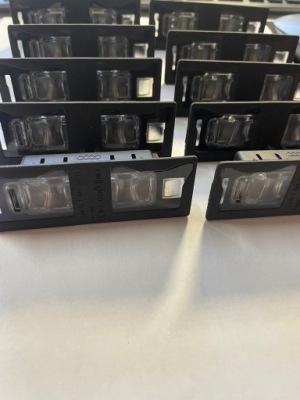 Audi лампа підсвітка номерного знака 8w6943021 оригінал фото №1