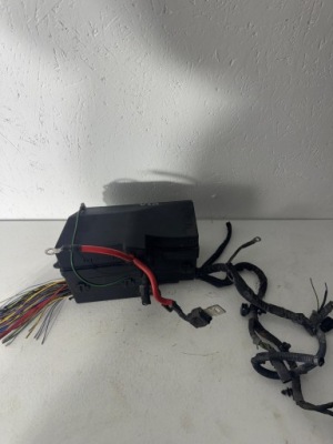 Коробка предохранителей volvo v40 2 2012-2018r av6t-14a067-ac оригинальная фото №1