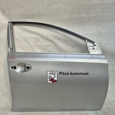 Toyota auris ii 2 12-18 двері перед передні праве фото №1