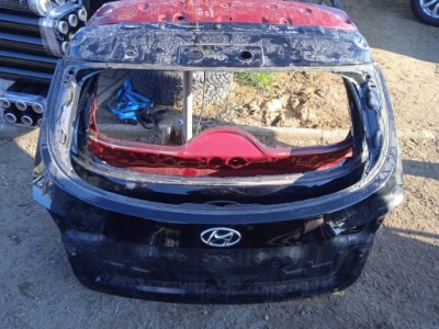 Hyundai i40 kombi крышка багажника задняя фото №1