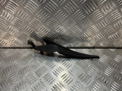 Заглушка жабо ліва renault arkana 20- фото №1