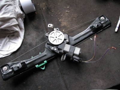 Fiat linea подъемник стекло правый перед передний фото №1