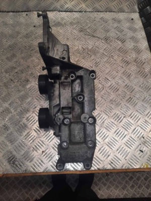 Кронштейн генератора кронштейн 2.4d d5 185km d5244t volvo s60 s80 xc60 30757168 фото №1