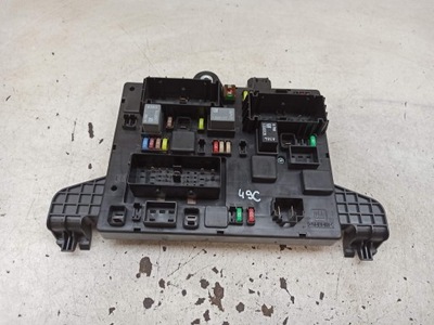 Opel astra j iv коробка передач запобіжників 13302301 фото №1