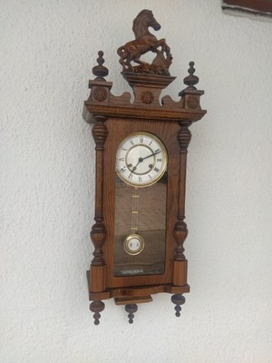 Zegar wiszący w skrzyni dębowej firmy FHS.Stan BDB