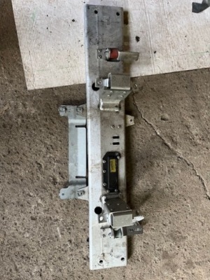 Балка кронштейн коробки gls a167 фото №1