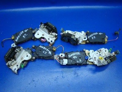 Замок двері задня лівий subaru forester i 97-00r фото №1