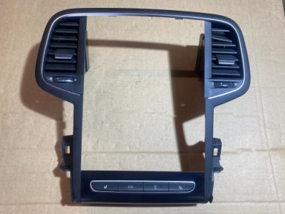 Renault megane iv рамка средняя консоли обдув радио декоративная  687515655r фото №1